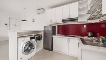 Microwave, stovetop, eco-friendly cleaning products