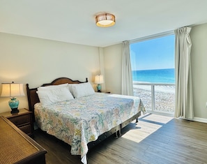 3 habitaciones, escritorio, tabla de planchar con plancha y wifi gratis