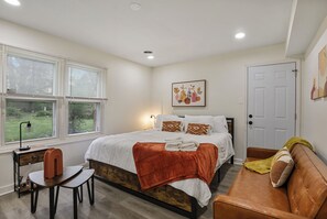 4 habitaciones, escritorio, tabla de planchar con plancha y wifi gratis 