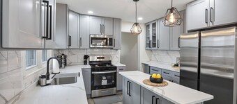 AeroStay Retreat – 4BR Home Near O’Hare Airport!