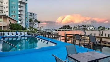 Outdoor pool, a heated pool