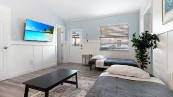 Bügeleisen/Bügelbrett, kostenloses WLAN, Bettwäsche