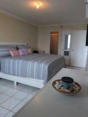 3 bedrooms, in-room safe, desk, iron/ironing board