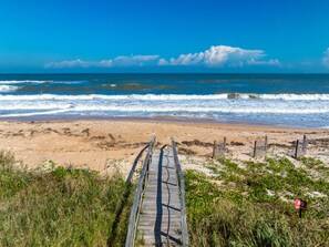 House (2 Bedrooms) | Property amenity - Sunrise Cottage By the Sea (Ormond Beach)