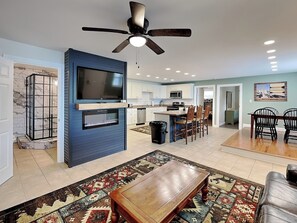 Studio (Multiple Bedrooms) | Property amenity