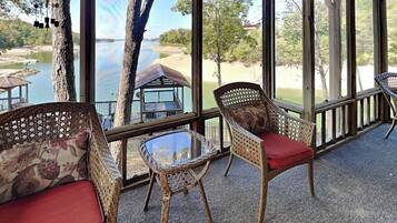 Studio (Multiple Bedrooms) | Property amenity