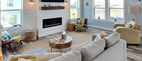 House (3 Bedrooms) | Front of property