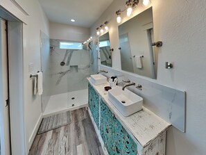 House (3 Bedrooms) | Property amenity