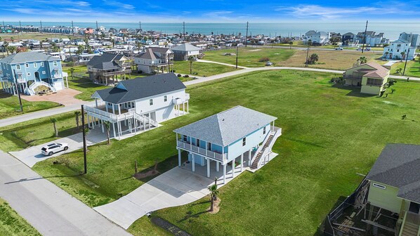 House (3 Bedrooms) | Property amenity