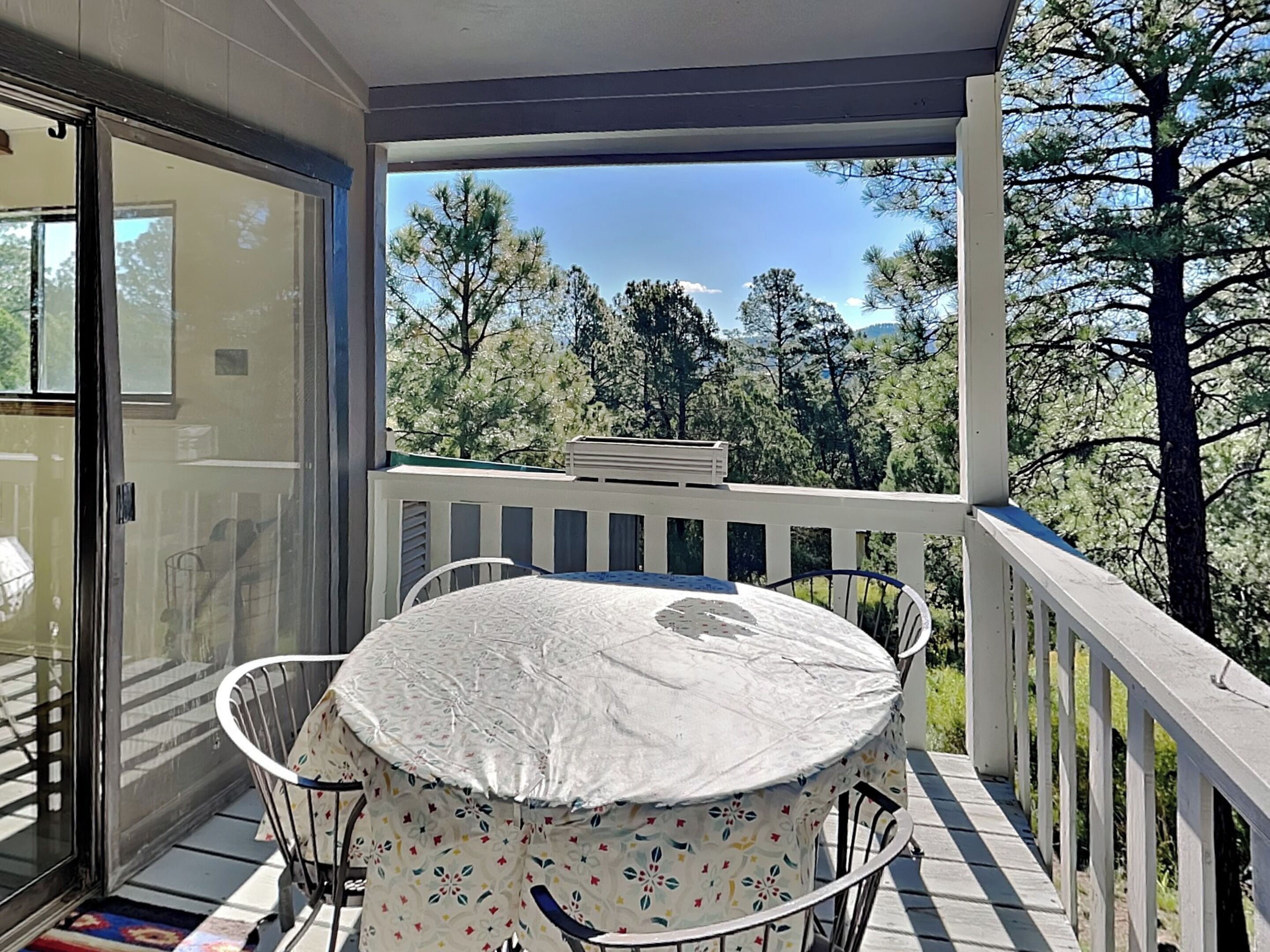 Studio (3 Bedrooms) | Property amenity
