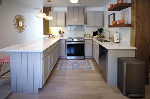  Stay at this stylish retreat in SoKnox -Only 3.8 miles to UT & much more!