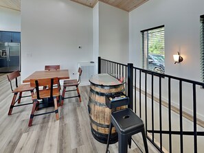 Studio (1 Bedroom) | Property amenity