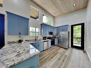 Studio (1 Bedroom) | Property amenity