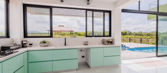 Marvelous 5-bedroom Villa in Cerritos, Pereira