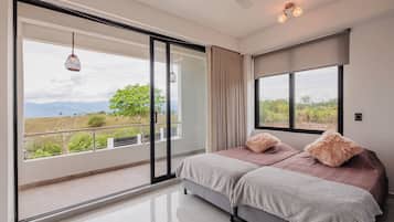 5 bedrooms, iron/ironing board, WiFi