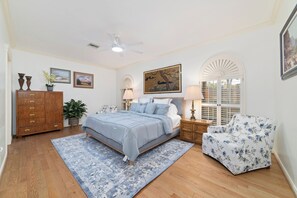 3 多间卧室、熨斗/熨衣板、WiFi、床单