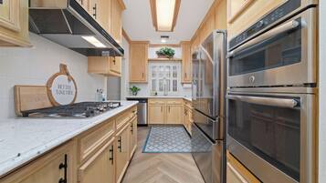 Microwave, oven, stovetop, dishwasher