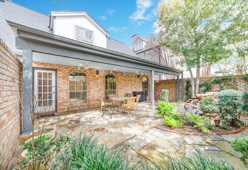 Peaceful Tanglewood/Woodway Home -- Spacious, Cozy & Close to Everything