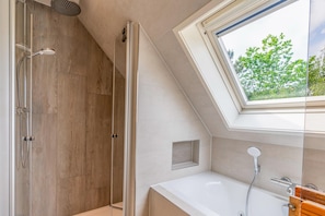 House | Bathroom
