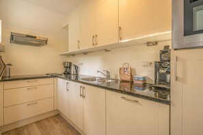 独立别墅 | 私人厨房 | 高脚椅