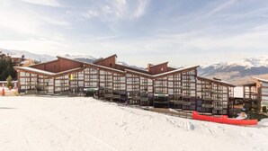 Unclassified image, 2 of 3, button - Apartment in Les Arcs 1800 by Ski Slopes (Bourg-Saint-Maurice)