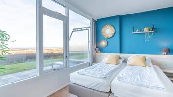 1 habitación, muebles diferentes y ropa de cama