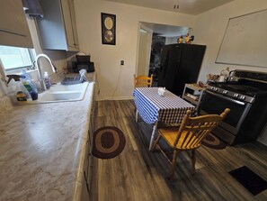 微波炉、烤箱、炉灶