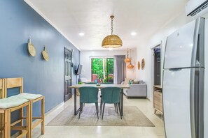 Dining - Central, Cozy and Private Condo -Tamarindo at your Doorstep (Tamarindo)