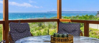 Whale Watcher - Beachfront with Spa