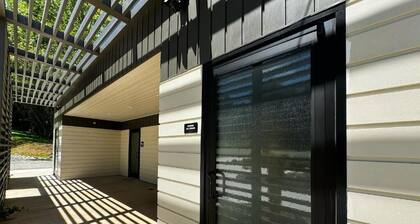 Couples Glamping Cabin - Lazy Bear