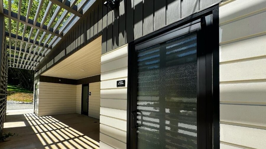 Couples Glamping Cabin - Lazy Bear