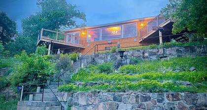 La Aurriación Paradisíaca: a cosy cottage with beautiful view, river and forest!