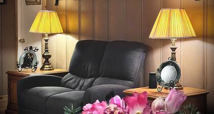 La Aurriación Paradisíaca: a cosy cottage with beautiful view, river and forest!