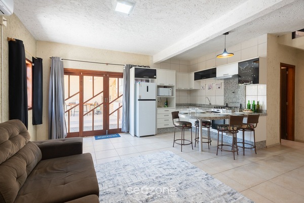 Basic Apartment | Living area