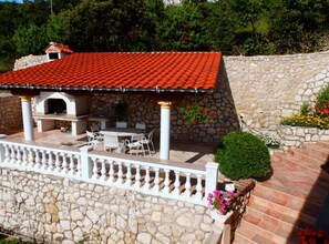 Outdoor dining - Apartments Villa Jagoda - Two Bedroom Apartment A2 (Rab)