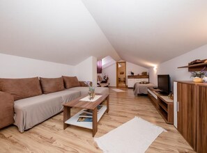 Fer et planche à repasser, accès Internet, draps fournis