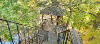 2 Mi to NYC Train: WFH-Friendly Greenwich Apt!