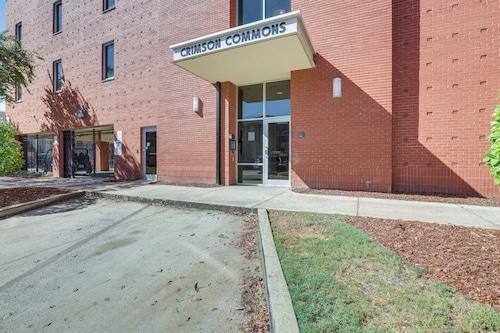 Walk to UA Campus: Apt w/ Secure Parking!