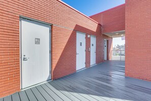 تفاصيل الفندق من الخارج