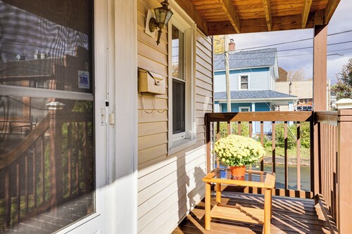 1 Mi to Main St: Riverside Torrington Apt w/ Yard