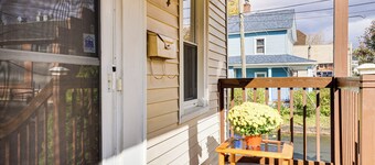 1 Mi to Main St: Riverside Torrington Apt w/ Yard