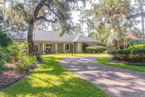 Exterior - Near Beach! St Simons Island Gem in Golf Community (St Simons Island)