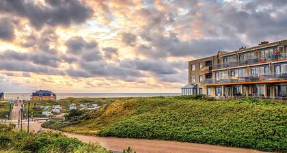 2 Person Island View Apartment