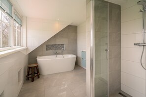 House | Bilik Mandi