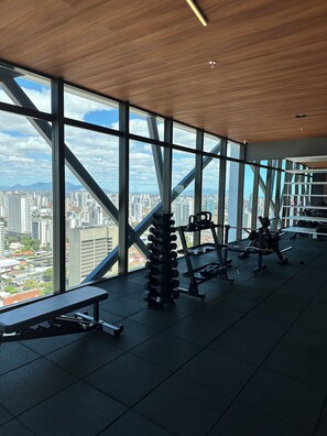 Fitness facility - Flat in Fortaleza in the Meireles neighborhood with gym, swimming pool and 5 minutes from the beach (Fortaleza)