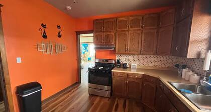 Quaint 3-bedroom apt. with AC in charming Beecher