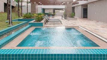 Piscina interna, piscina externa