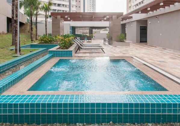 Piscine couverte, piscine extérieure