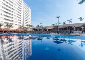 Indoor pool, outdoor pool - RESORT: 4 adultos e 1 criança a 4km do Thermas Lar. e a 3km do Hot Beach (Olímpia)