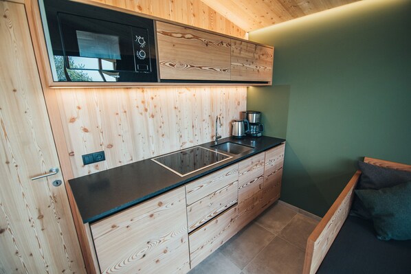 Family Apartment, Mountain View | Private kitchen | Full-size fridge, microwave, highchair